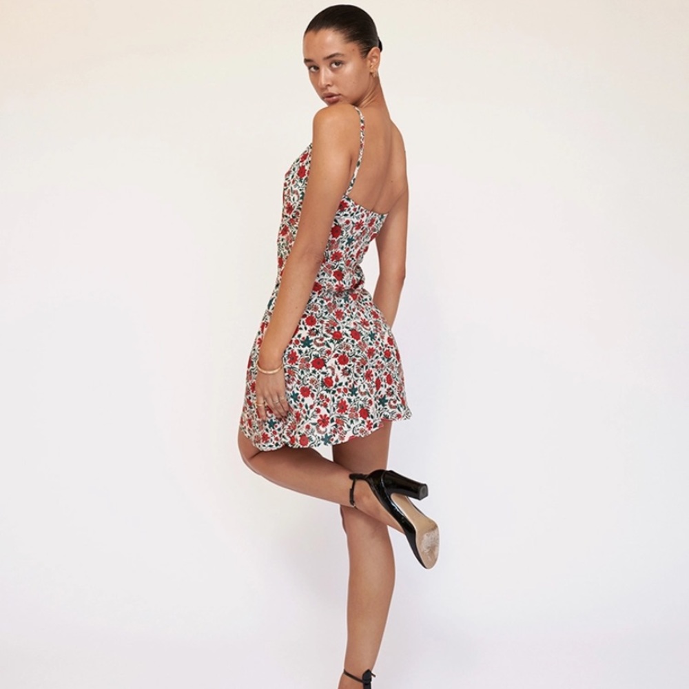THE MONTAGUE Realisation Par Dress